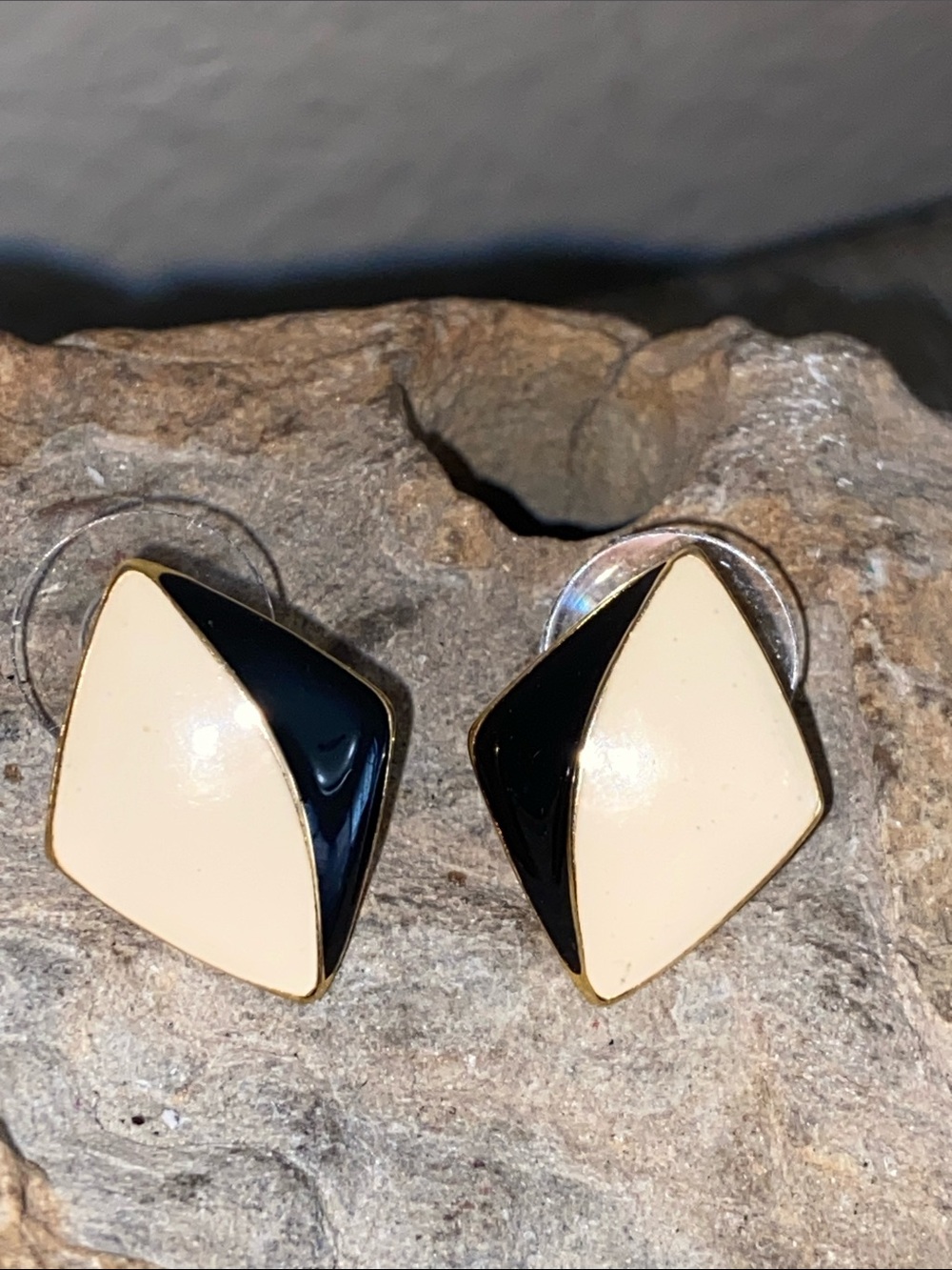 Vintage 80s Classic Black & Cream Geometric Stud Earrings